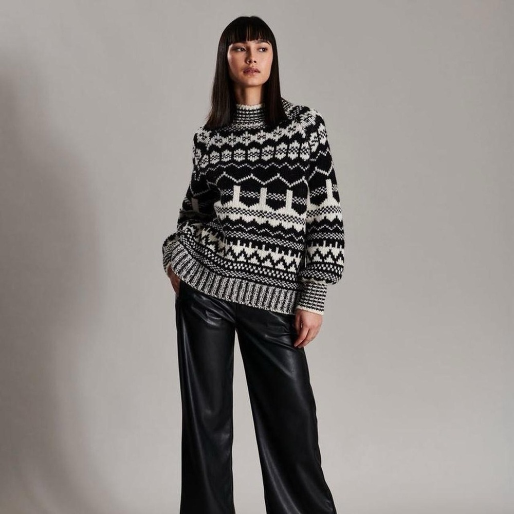 Line Allegra Knit Sweater - Black
Diamond